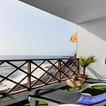 Le Cecilia * 푸에르토 데 산티아고